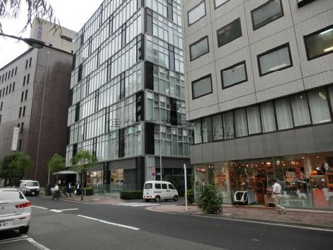 周辺は銀座らしい品のある街並みです