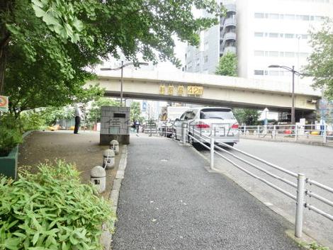 緩やかな傾斜面沿い