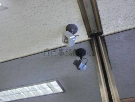 共用エリア内に設置された防犯カメラ
