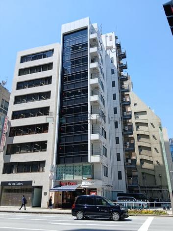 バンセイ室町ビルの外観写真