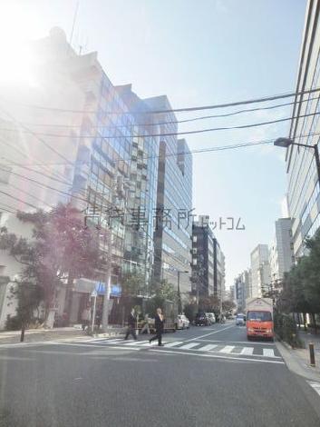 見通しの良い公道沿いです