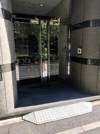 正面玄関