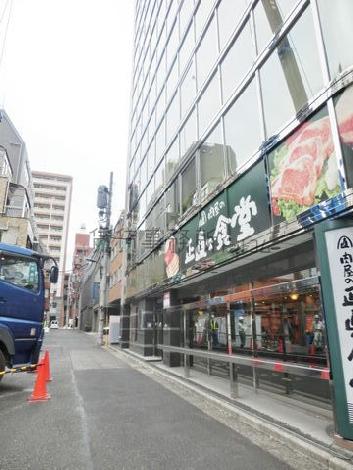 隣接する脇道