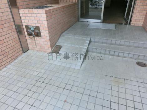 正面玄関