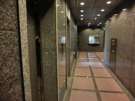 エレベーター前のホールです