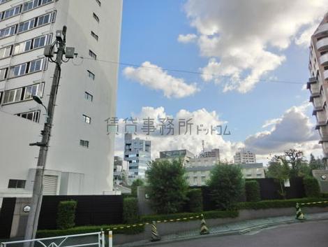 高い建物がありません