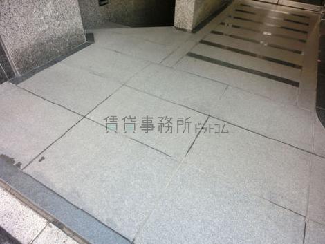フラットな床面