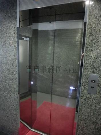 鏡面加工の扉