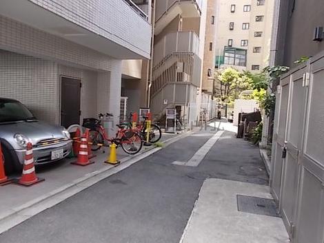 建物裏手