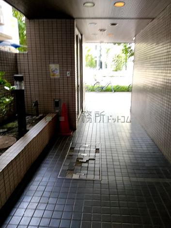 エントランス奥からの入口