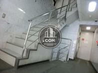 非常階段は建物内にございます
