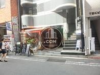 １階は店舗になっております