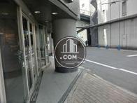 玄関前の通りです