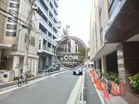 全面道路左手です
