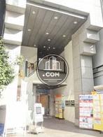 吹き抜け仕様の玄関口