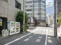裏通り側から撮影しています