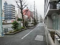 ゆったりとした歩道