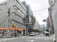 車通りの多いエリア