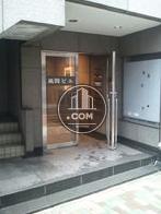 観音開きの扉にです
