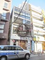 自然光が射し込みます