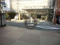 前面道路までスペースがあります