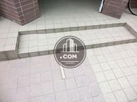 玄関前の床面