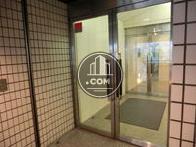 手動式の扉が二重であります