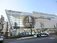建物向かいは某大手自動車メーカーです