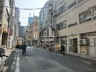 オフィス街ですが窮屈感はございません