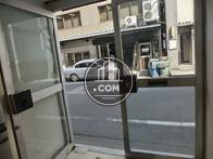 エントランスはガラス扉です