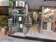 入口に少し段差があります