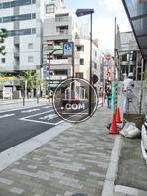 玄関前の歩道