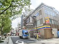 対面エリアには街路樹