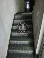 エレベーター手前に６段あります