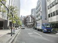 前面道路右手　溜池山王方面です