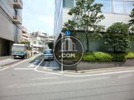 角地に位置しています
