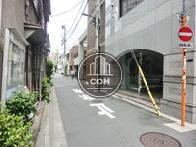 隣接する脇道