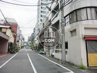 隣接する脇道
