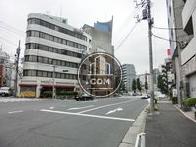 対面まで距離のある公道