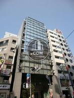 交差点近く、存在感があります