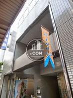 一階部分には店舗が入居中です