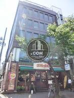 ダークブラウンの外壁