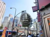 とても賑やかな街並み