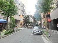 全面道路にはコインパーキングがあります