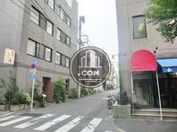 比較的閑静な場所になります