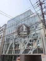 しっかりした安定感のあるビルです