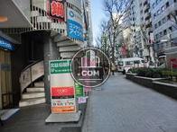 看板が多く設置されております
