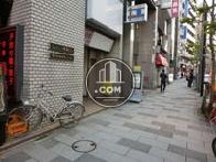 前面歩道は広いです