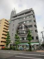 存在感あるオフィスビル