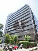 ダークトーンで外装を構成